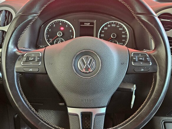 2016 Volkswagen Tiguan I Рестайлинг, чёрный - вид 10