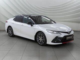 2021 Toyota Camry VIII (XV70) Рестайлинг, белый, 2998000 рублей, вид 1