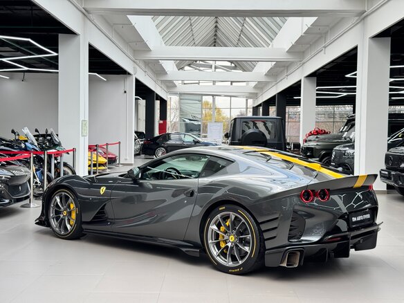 2022 Ferrari 812 Competizione, серый - вид 12