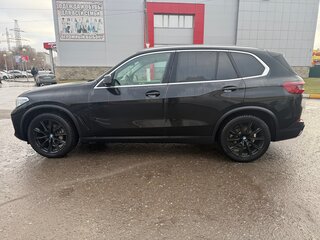 2019 BMW X5 30d IV (G05/G18), чёрный, 6200000 рублей, вид 5