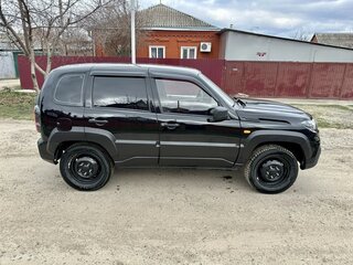 2009 Chevrolet Niva I Рестайлинг, чёрный, 505000 рублей, вид 4