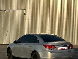 2010 Chevrolet Cruze I, серебристый, 370000 рублей, вид 4