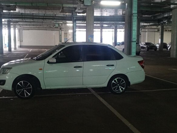 2016 Lada (ВАЗ) Granta I, белый, 430000 рублей - вид 1