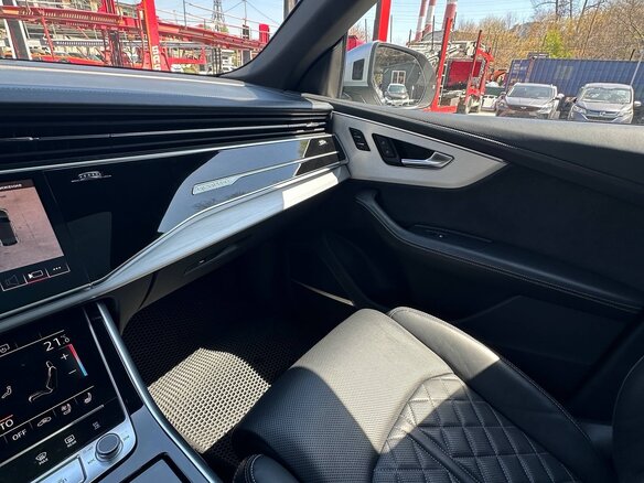 2020 Audi Q8 50 TDI I (4M), чёрный, 6500000 рублей - вид 9
