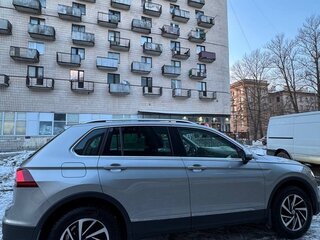 2018 Volkswagen Tiguan II, серебристый, 2850000 рублей, вид 3