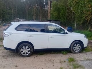 2013 Mitsubishi Outlander III, белый, 1000000 рублей, вид 3