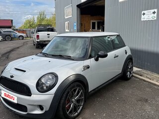 2010 Mini Hatch Cooper S II (R56) Рестайлинг, серебристый, 1300000 рублей, вид 1