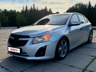 2013 Chevrolet Cruze I Рестайлинг, серебристый, 670000 рублей, вид 2