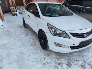2015 Hyundai Solaris I Рестайлинг, белый, 761000 рублей, вид 4