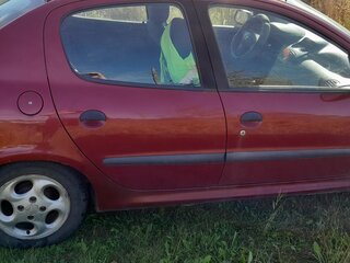 2009 Peugeot 206, красный, 300000 рублей, вид 4
