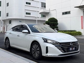 2022 Nissan Altima VI (L34) Рестайлинг, белый, 1680000 рублей, вид 3