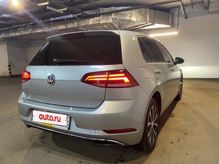 2018 Volkswagen Golf VII Рестайлинг, серебристый, 1510000 рублей, вид 4