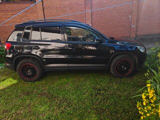 2008 Volkswagen Tiguan I, чёрный, 700000 рублей, вид 3
