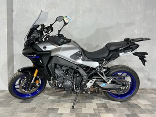 2021 Yamaha MT-09 Tracer (FJ-09), серый, 1219000 рублей, вид 2
