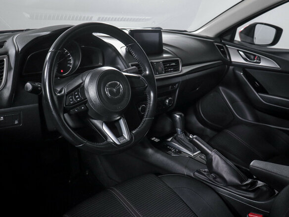 2018 Mazda 3 III (BM) Рестайлинг, красный, 1533448 рублей - вид 13