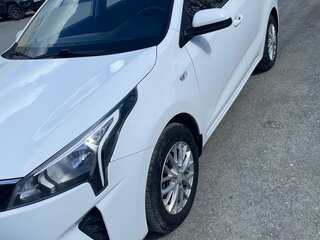 2021 Kia Rio IV Рестайлинг, белый, 1450000 рублей, вид 1