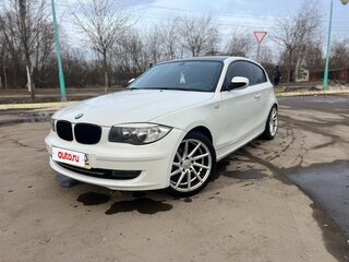2010 BMW 1 серии 116i I (E81/E82/E87/E88) Рестайлинг, белый, 1130000 рублей, вид 1