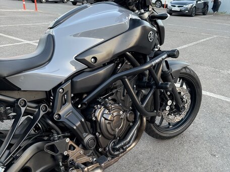 2017 Yamaha MT-07 (FZ-07), серый, 700000 рублей, вид 4