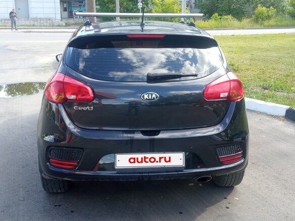 2015 Kia Ceed II Рестайлинг, чёрный, 1100000 рублей - вид 2
