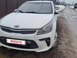 2018 Kia Rio IV, белый, 800000 рублей, вид 1
