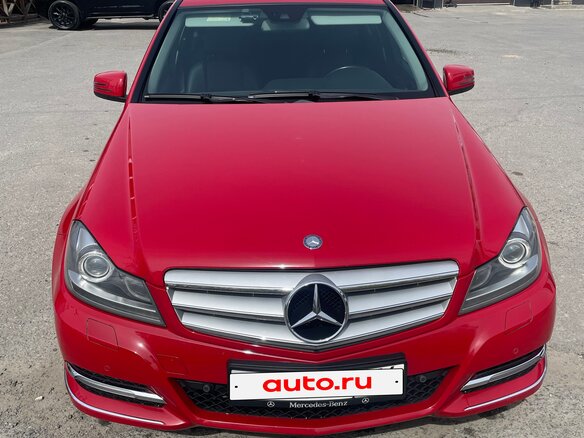 2011 Mercedes-Benz C-Класс 180 BlueEFFICIENCY III (W204) Рестайлинг, красный, 1750000 рублей