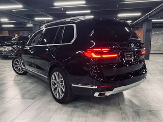 2023 BMW X7 40i I (G07) Рестайлинг, чёрный, 13920000 рублей, вид 2