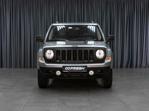 2015 Jeep Liberty (Patriot), серый - вид 2