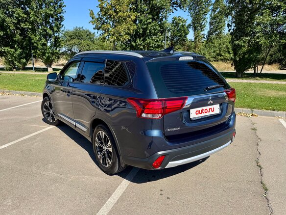 2018 Mitsubishi Outlander III Рестайлинг 3, синий, 1890000 рублей - вид 8