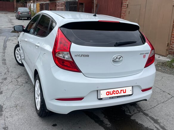 2015 Hyundai Solaris I Рестайлинг, белый, 1500000 рублей - вид 10