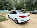 2015 Kia Rio III Рестайлинг, белый, 870000 рублей - вид 5