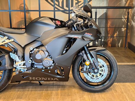 2025 Honda CBR 600RR, чёрный, 1850000 рублей, вид 5
