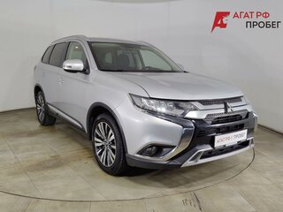 2019 Mitsubishi Outlander III Рестайлинг 3, серебристый, 1760000 рублей, вид 1