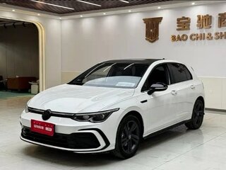 2023 Volkswagen Golf VIII, белый, 1970000 рублей, вид 3