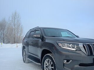 2017 Toyota Land Cruiser Prado 150 Series Рестайлинг 2, серый, 4300000 рублей, вид 5