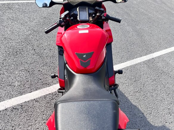 2018 Honda VFR 800, красный, 840000 рублей - вид 4