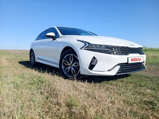 2021 Kia K5 III, белый, 2400000 рублей, вид 3