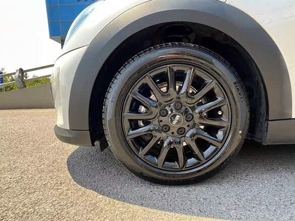 2023 Mini Hatch One III (F55/F56) Рестайлинг 2, белый, 2148400 рублей - вид 12