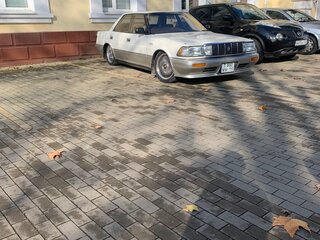 1989 Toyota Crown VIII (S130), белый, 1099999 рублей, вид 2