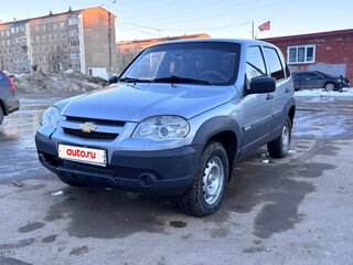 2014 Chevrolet Niva I Рестайлинг, серебристый, 500000 рублей, вид 1