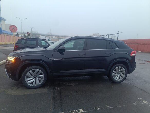 2019 Volkswagen Atlas Cross Sport I, чёрный, 2000000 рублей - вид 5