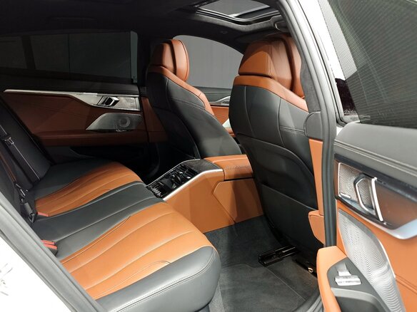 2025 BMW 8 серии M850i xDrive II (G14/G15/G16) Рестайлинг, белый - вид 17