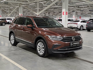 2021 Volkswagen Tiguan II Рестайлинг, коричневый, 2519000 рублей, вид 3