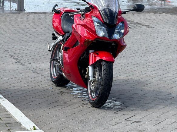 2004 Honda VFR 800, красный, 535000 рублей - вид 1