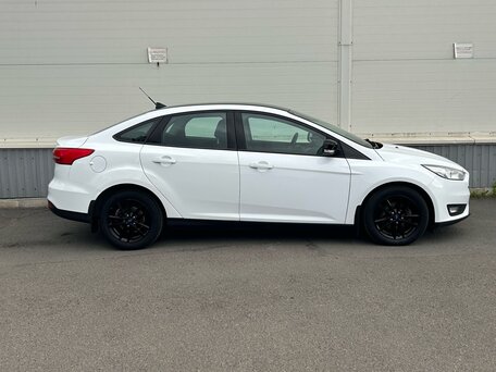 2017 Ford Focus III Рестайлинг, белый, 985000 рублей, вид 5
