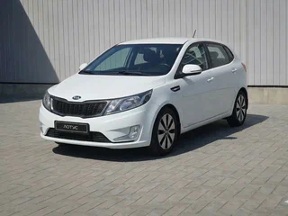 2013 Kia Rio 4-speed III, белый, 850000 рублей, вид 3