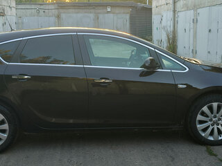 2013 Opel Astra J Рестайлинг, коричневый, 790000 рублей, вид 4