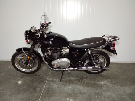 2022 Triumph Bonneville T120, чёрный, 979000 рублей, вид 4