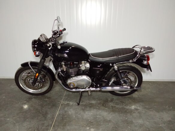 2022 Triumph Bonneville T120, чёрный, 979000 рублей - вид 3