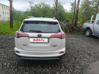 2017 Toyota RAV4 IV (XA40) Рестайлинг, белый, 3200000 рублей, вид 3
