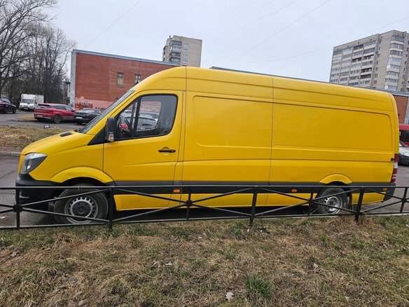 2018 Mercedes-Benz Sprinter, жёлтый, 2100000 рублей - вид 3